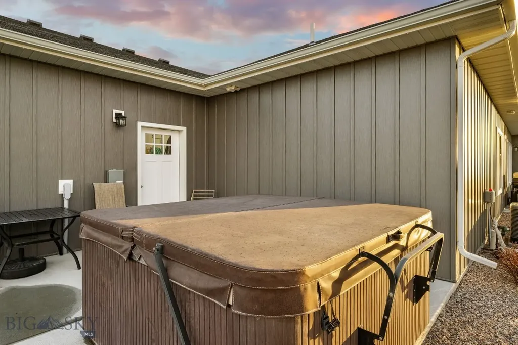 100 Peregrine Drive Dillon MT 59725