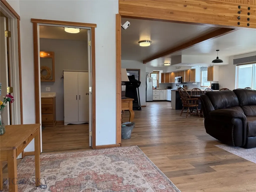 119 E 9th Big Timber MT 59011
