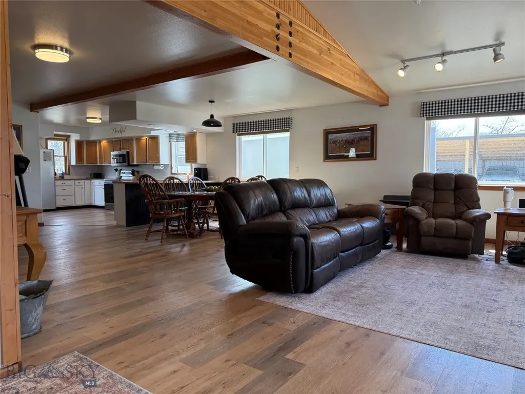 119 E 9th Big Timber MT 59011