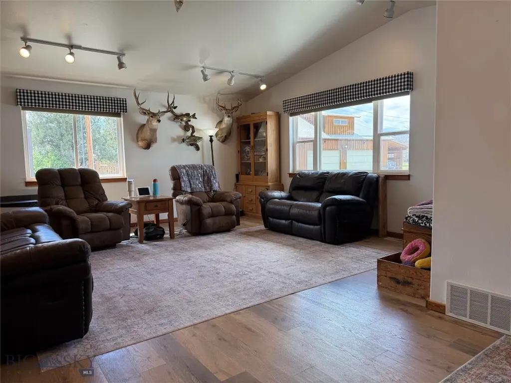 119 E 9th Big Timber MT 59011