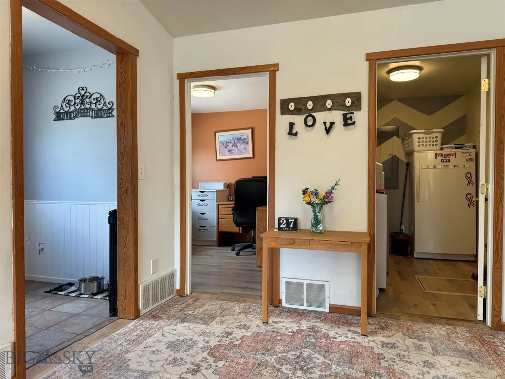 119 E 9th Big Timber MT 59011