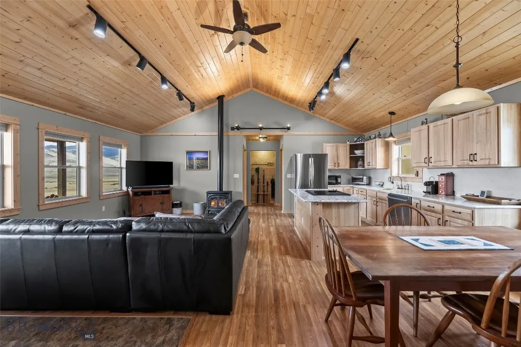 60 Wapiti Road Whitehall MT 59759