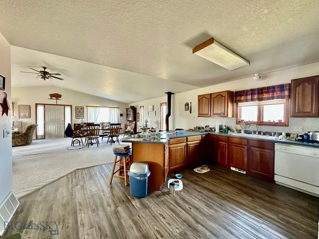 369 Mount Highway 300 Ryegate MT 59074