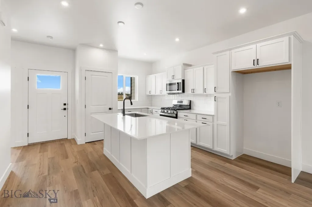 709 Spaniel Lane Belgrade MT 59714
