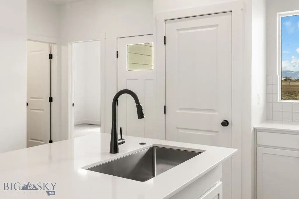 709 Spaniel Lane Belgrade MT 59714