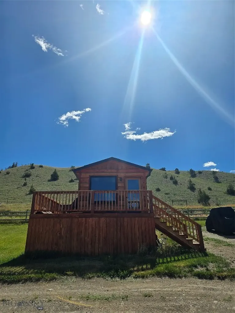 65 Emigrant Meadows Emigrant MT 59065