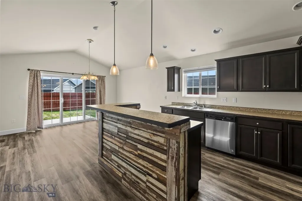 1009 Falcon Ridge Boulevard Belgrade MT 59714