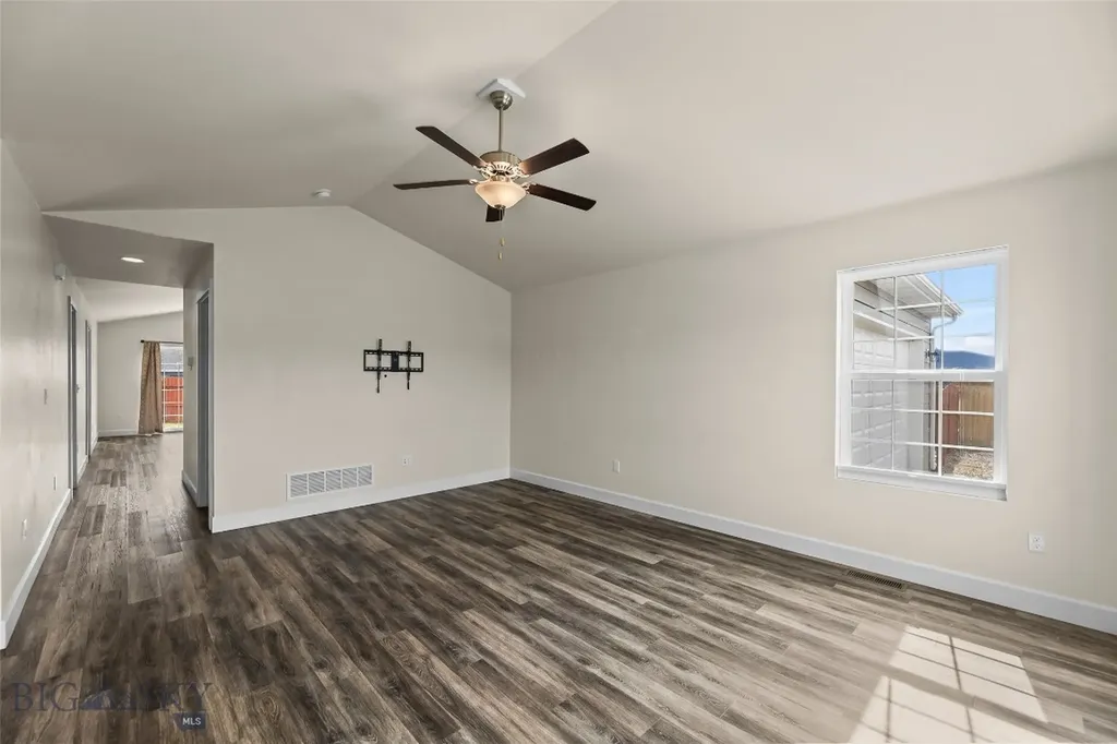 1009 Falcon Ridge Boulevard Belgrade MT 59714