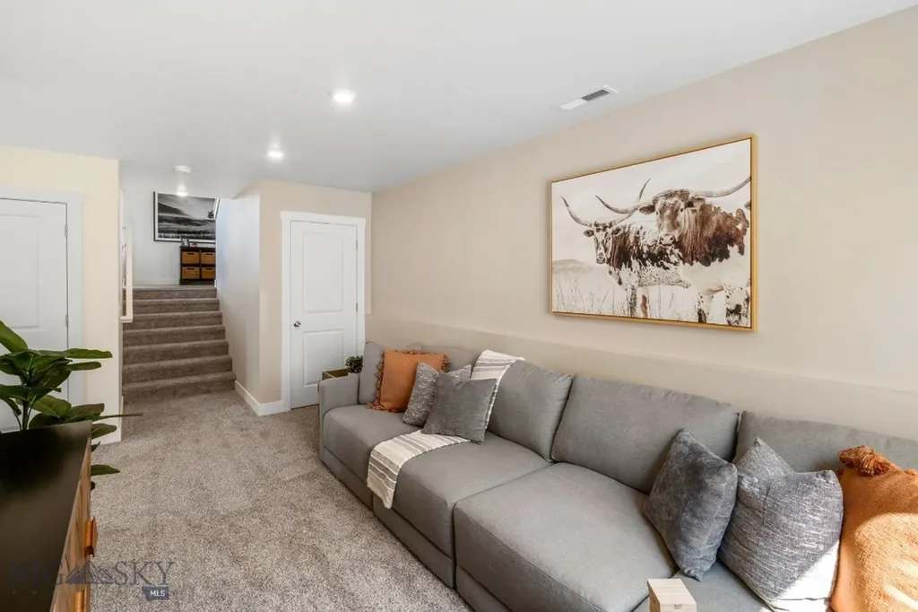 711 Spaniel Lane Belgrade MT 59714