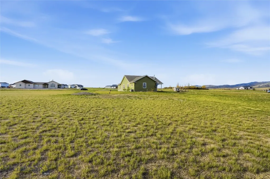 59 Starview Three Forks MT 59752