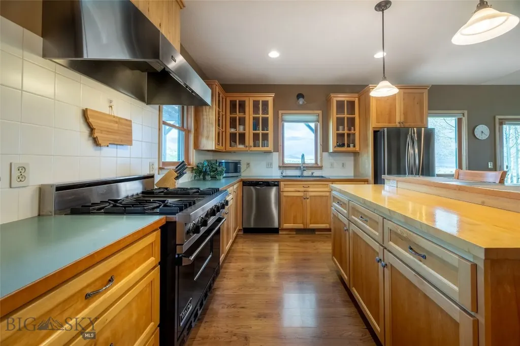 6866 And 6868 Sherman Drive Belgrade MT 59714
