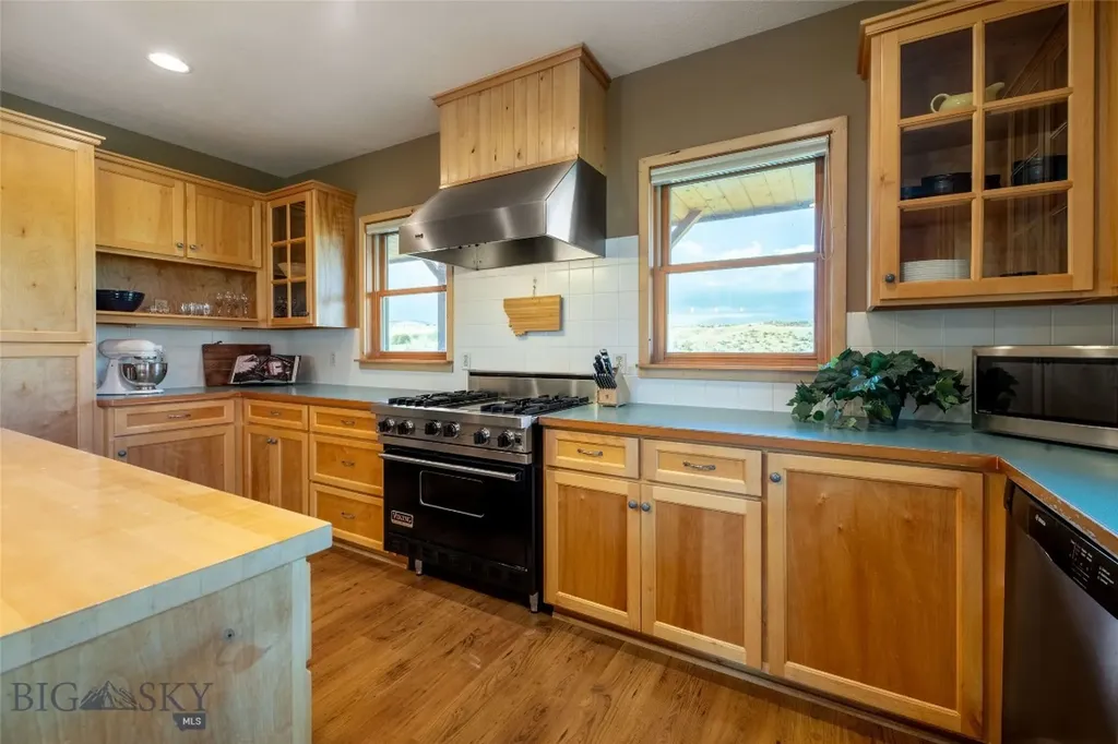 6866 And 6868 Sherman Drive Belgrade MT 59714