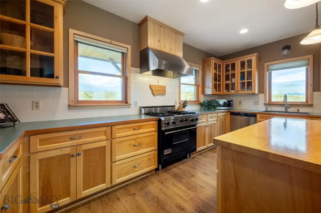 6866 And 6868 Sherman Drive Belgrade MT 59714