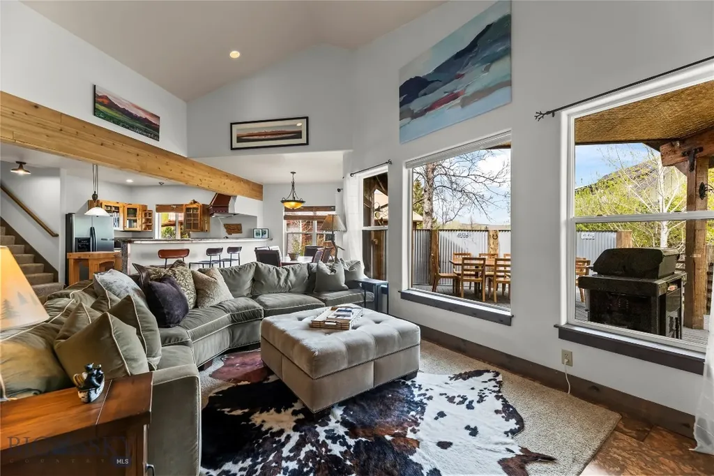 213 Little Creek Bend Livingston MT 59047