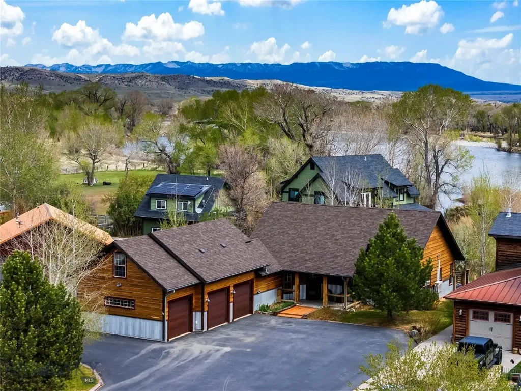 213 Little Creek Bend Livingston MT 59047