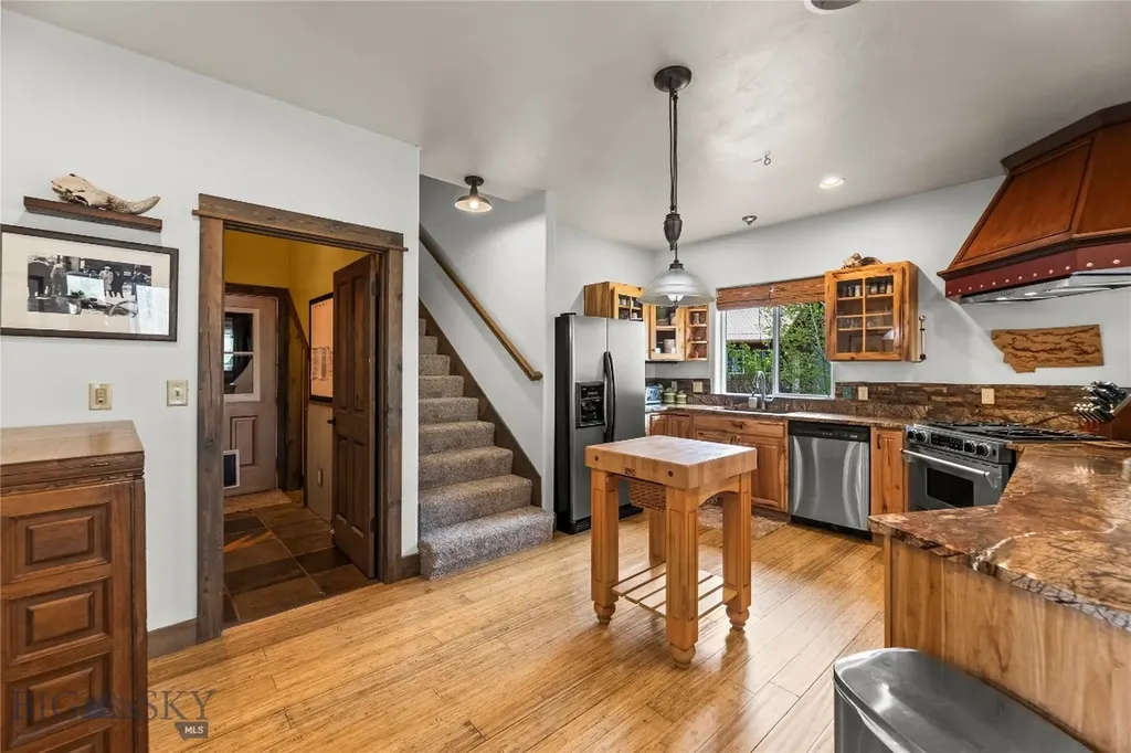 213 Little Creek Bend Livingston MT 59047