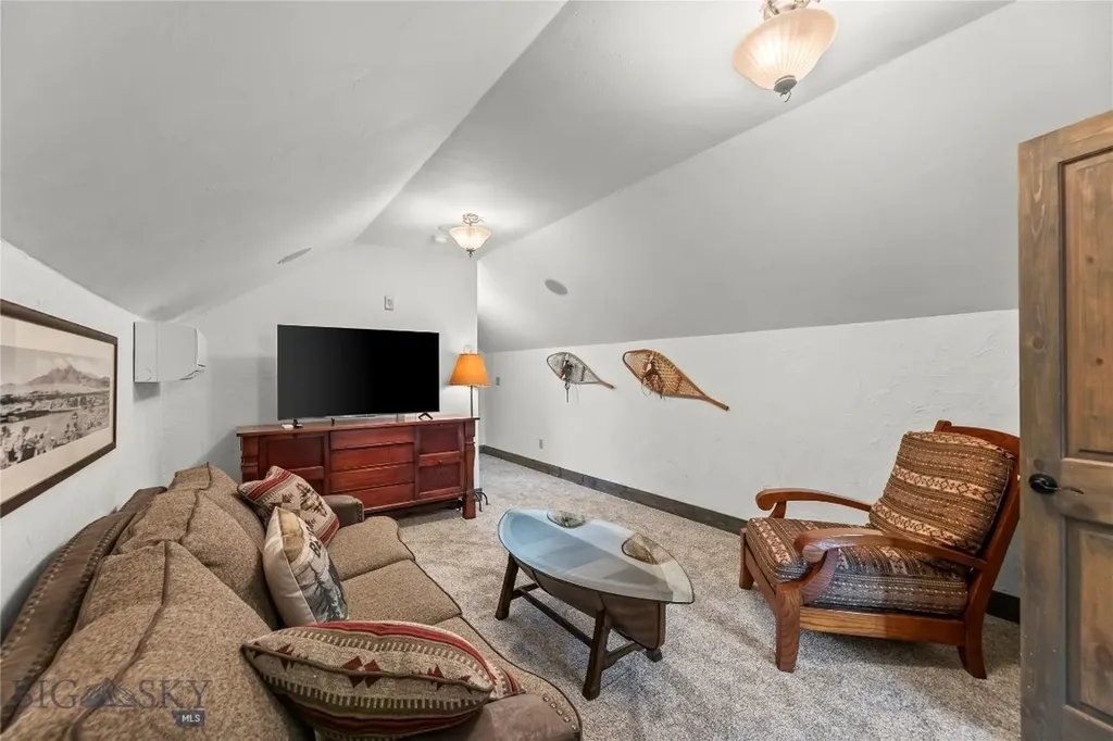 213 Little Creek Bend Livingston MT 59047