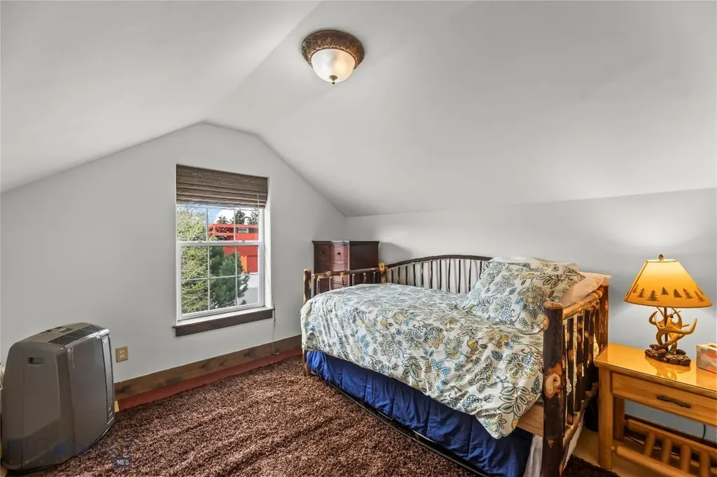 213 Little Creek Bend Livingston MT 59047