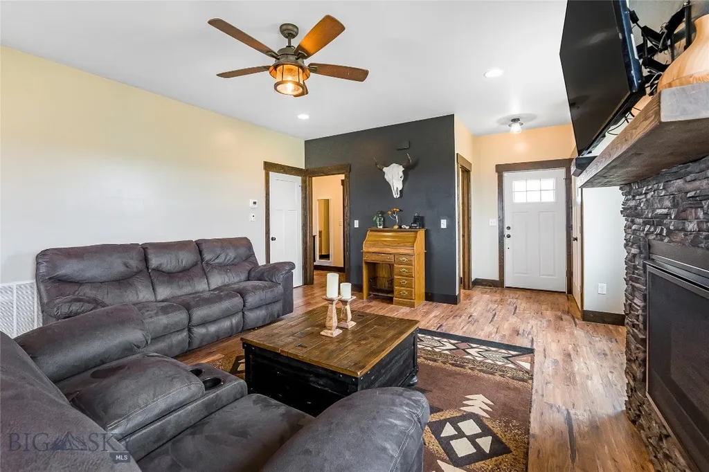 10 Amber Way Three Forks MT 59752