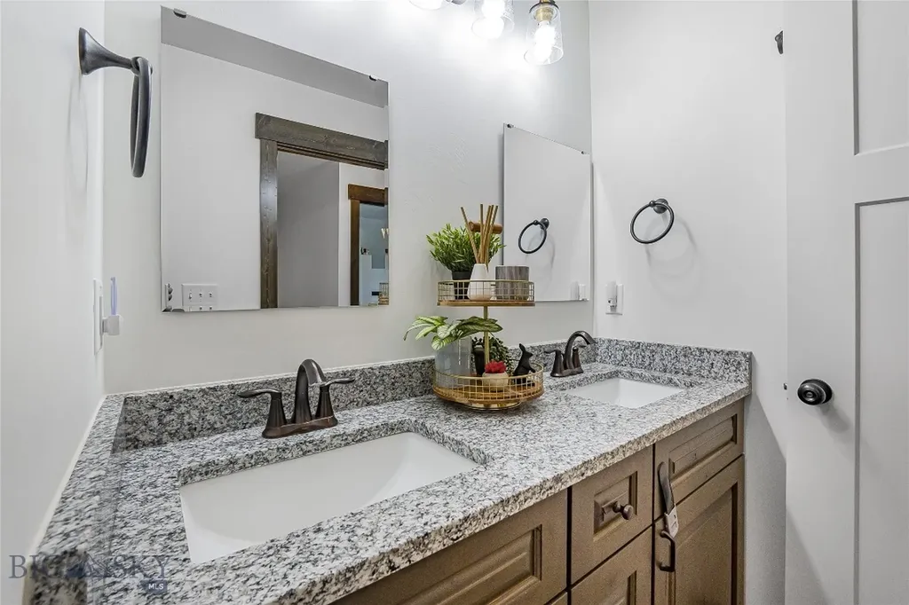 10 Amber Way Three Forks MT 59752