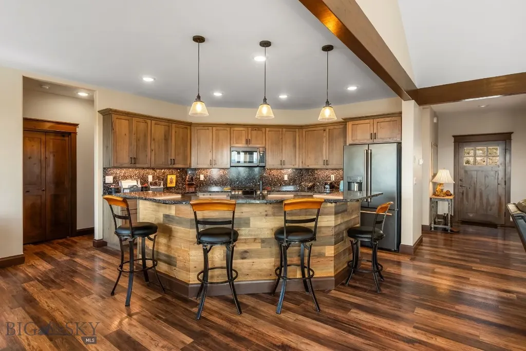 100 Saddle Ridge Manhattan MT 59741