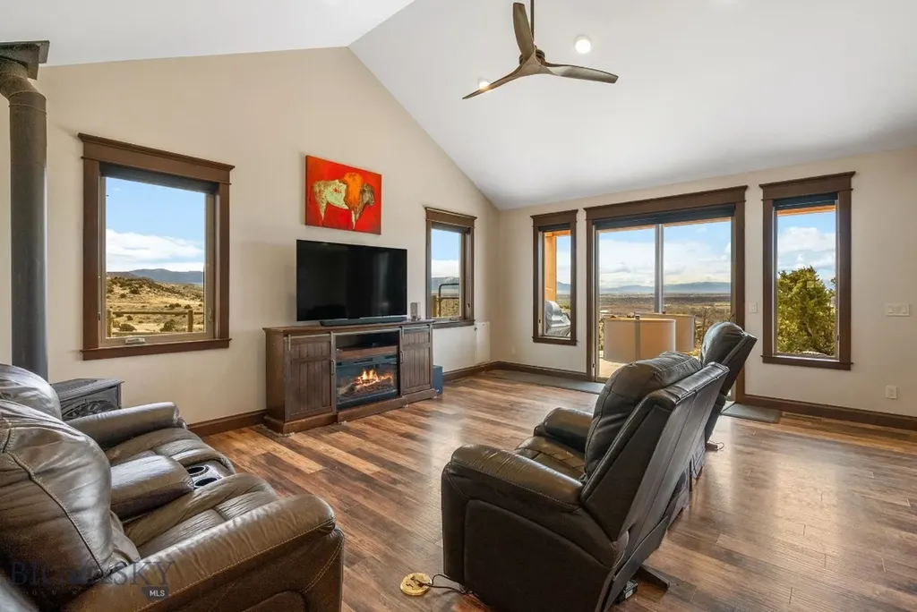 100 Saddle Ridge Manhattan MT 59741