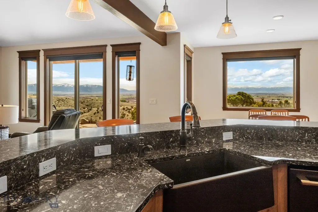 100 Saddle Ridge Manhattan MT 59741