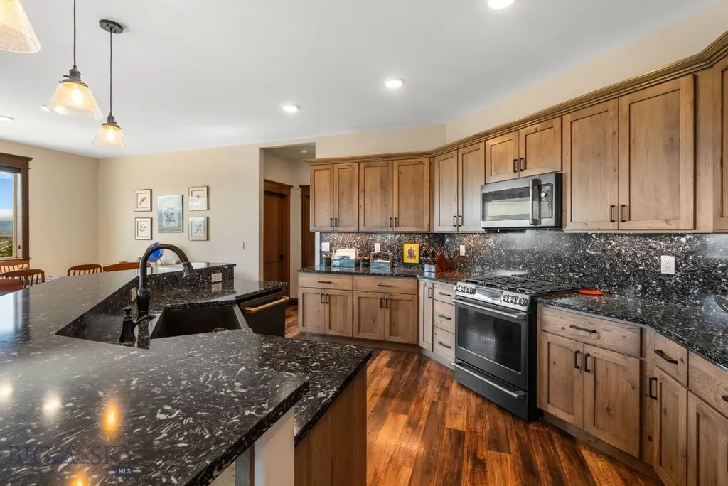 100 Saddle Ridge Manhattan MT 59741