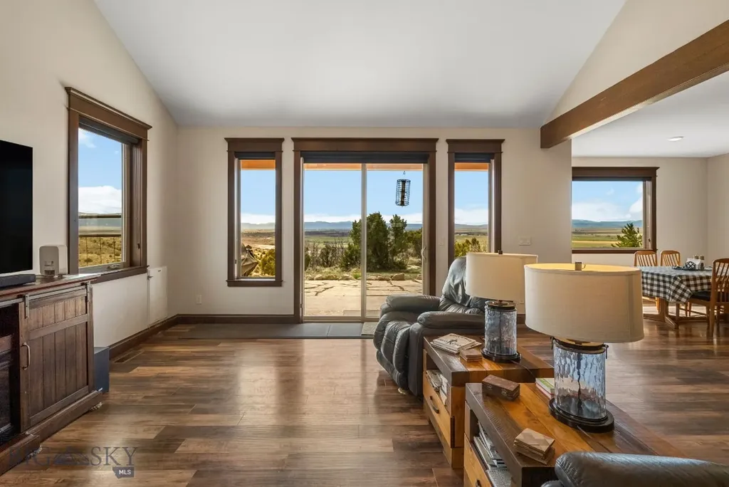 100 Saddle Ridge Manhattan MT 59741