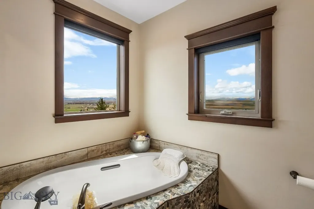 100 Saddle Ridge Manhattan MT 59741