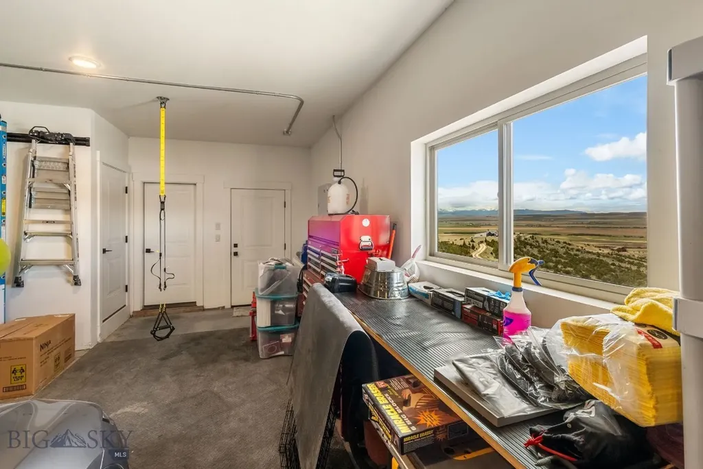 100 Saddle Ridge Manhattan MT 59741