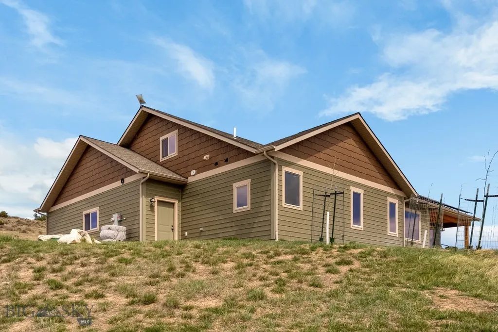 100 Saddle Ridge Manhattan MT 59741