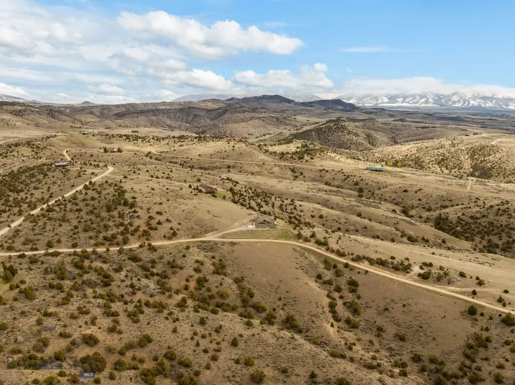 100 Saddle Ridge Manhattan MT 59741