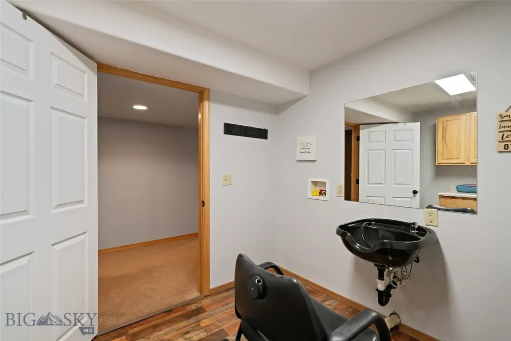 16 Harvester Lane Belgrade MT 59714