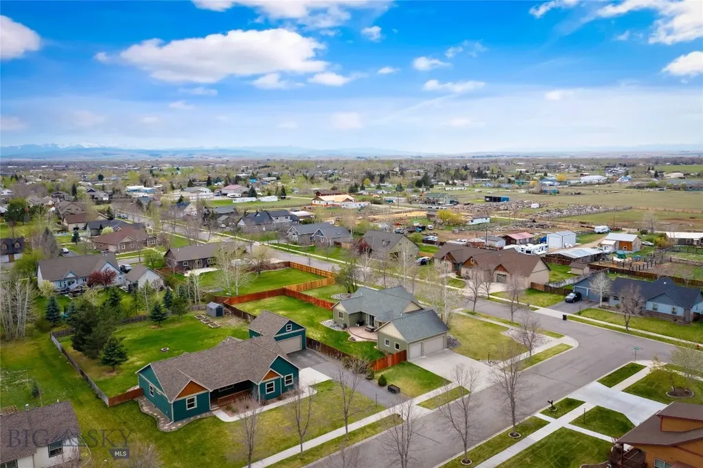 16 Harvester Lane Belgrade MT 59714
