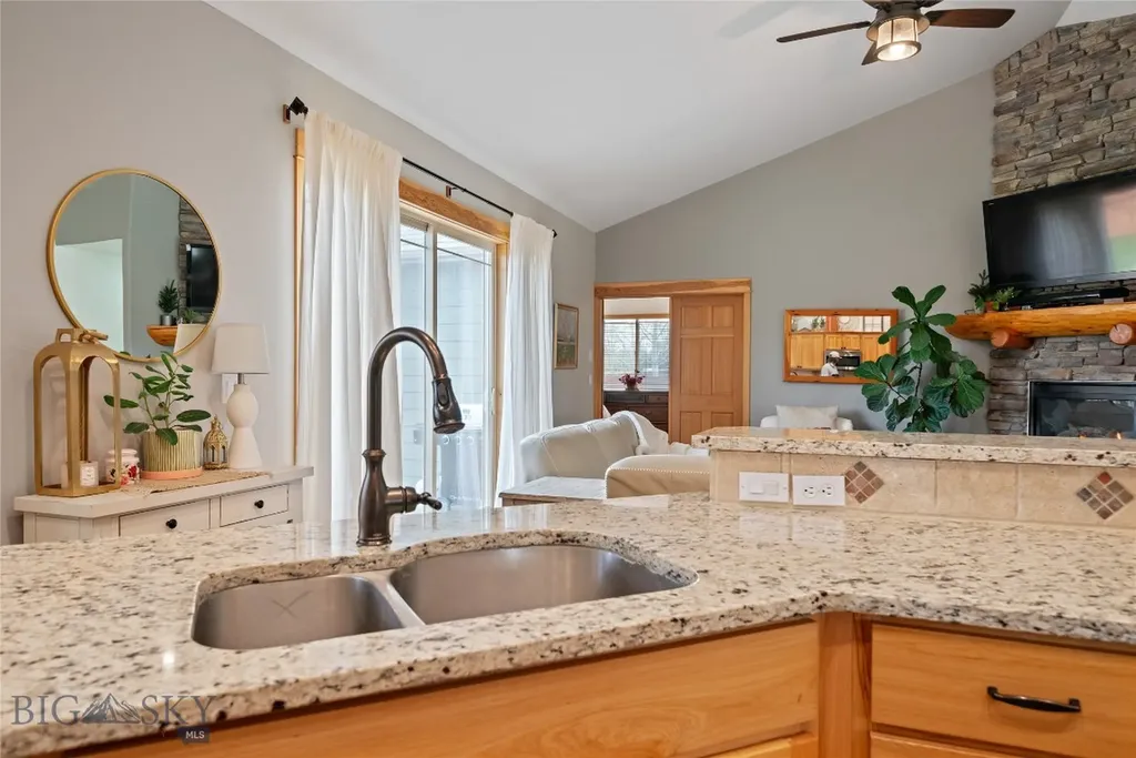 16 Harvester Lane Belgrade MT 59714