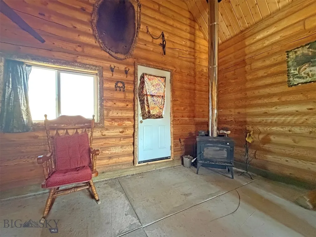 6275 Lower Grasshopper Road Dillon MT 59725