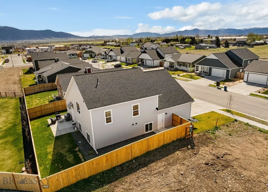 707 Thrice Loop Belgrade MT 59714