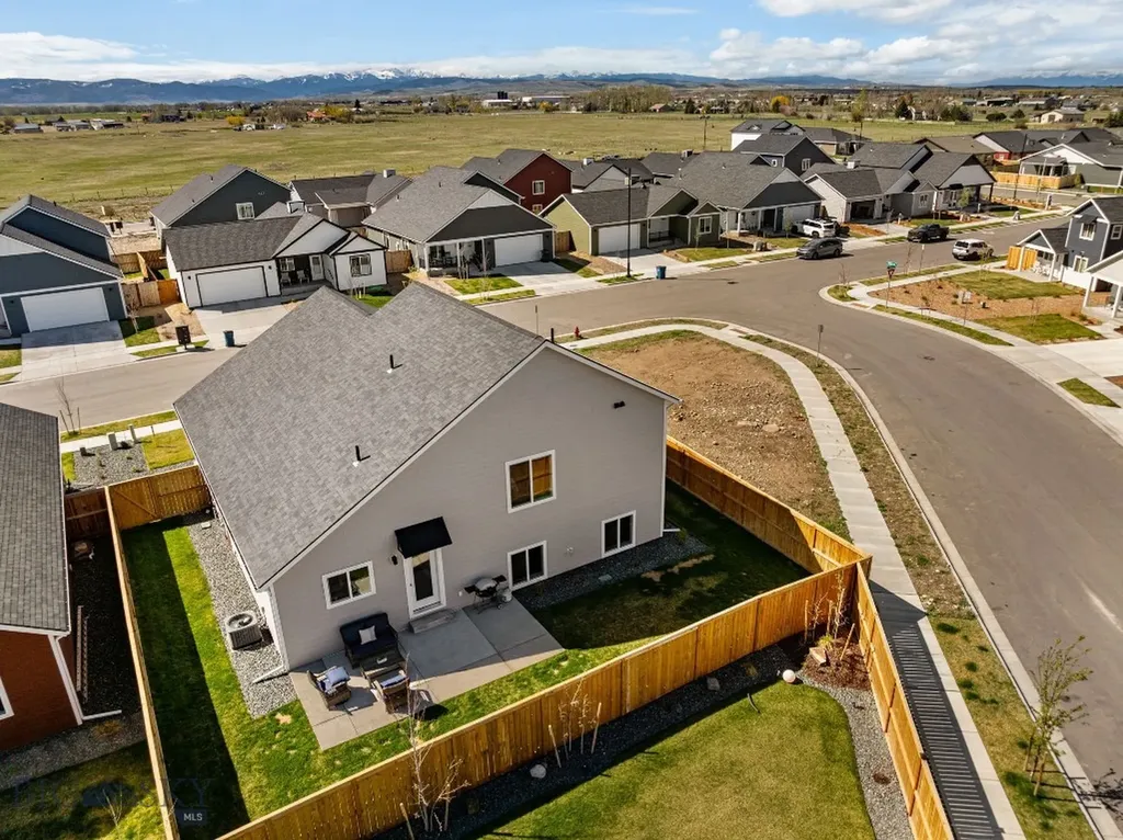 707 Thrice Loop Belgrade MT 59714