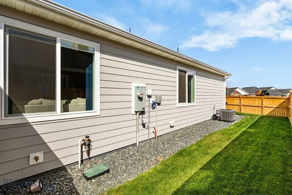 707 Thrice Loop Belgrade MT 59714