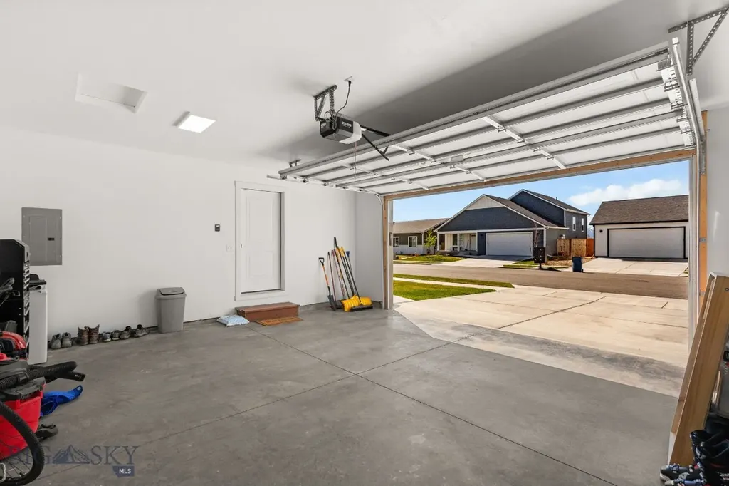 707 Thrice Loop Belgrade MT 59714