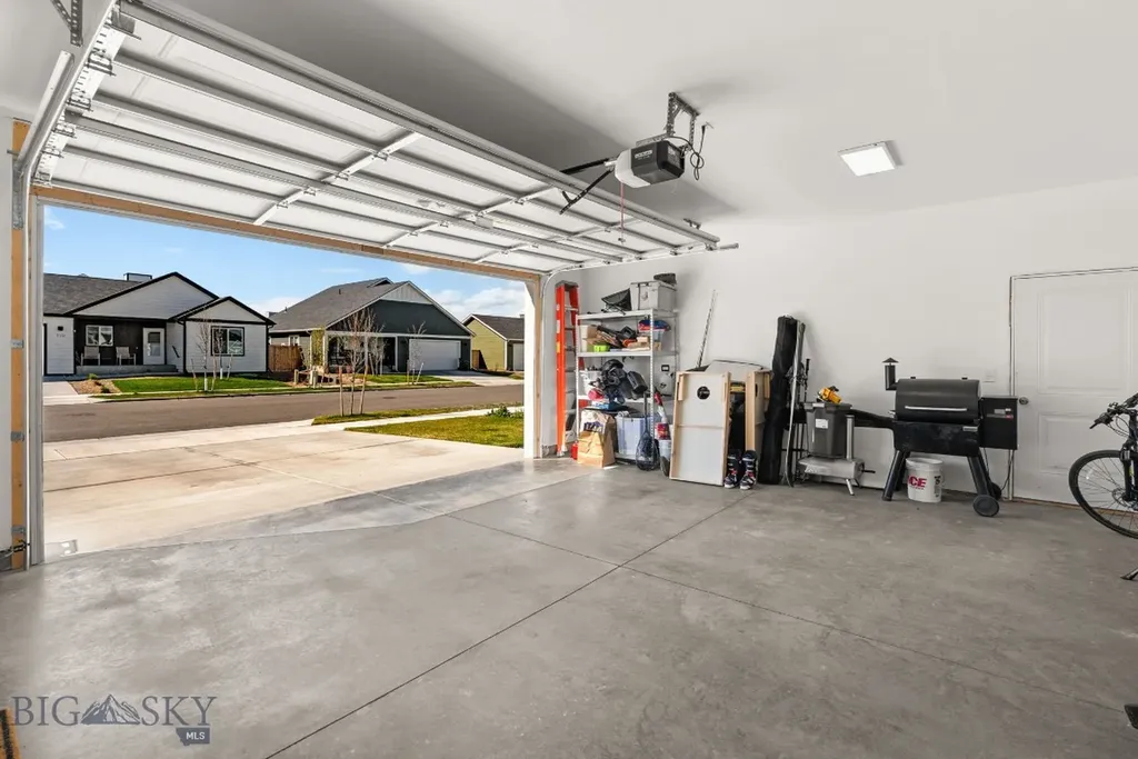 707 Thrice Loop Belgrade MT 59714