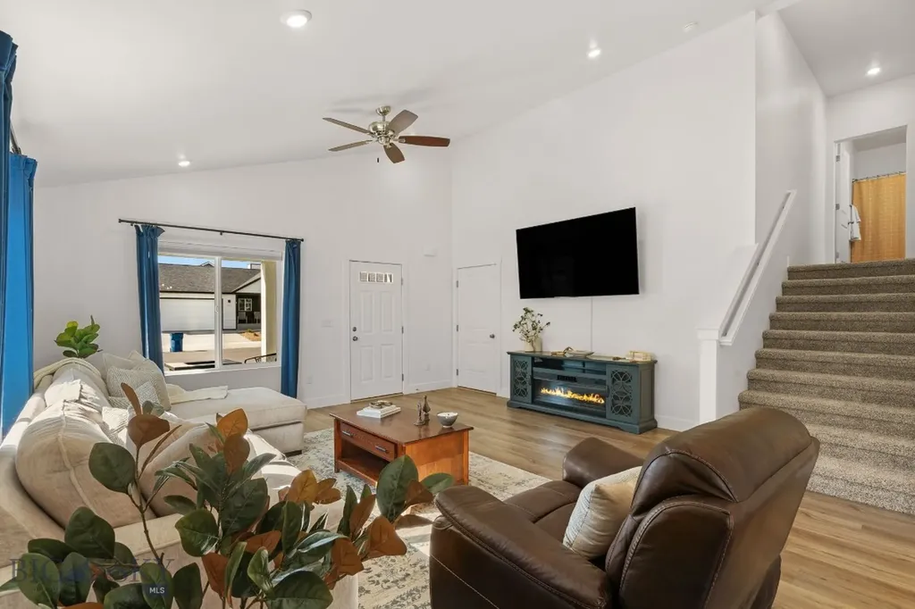 707 Thrice Loop Belgrade MT 59714