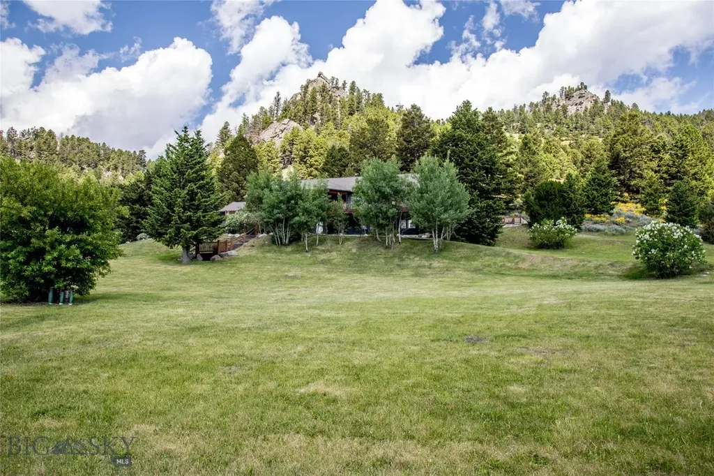 952 N Meadow Creek Road Mcallister MT 59740