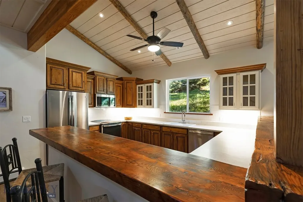 952 N Meadow Creek Road Mcallister MT 59740