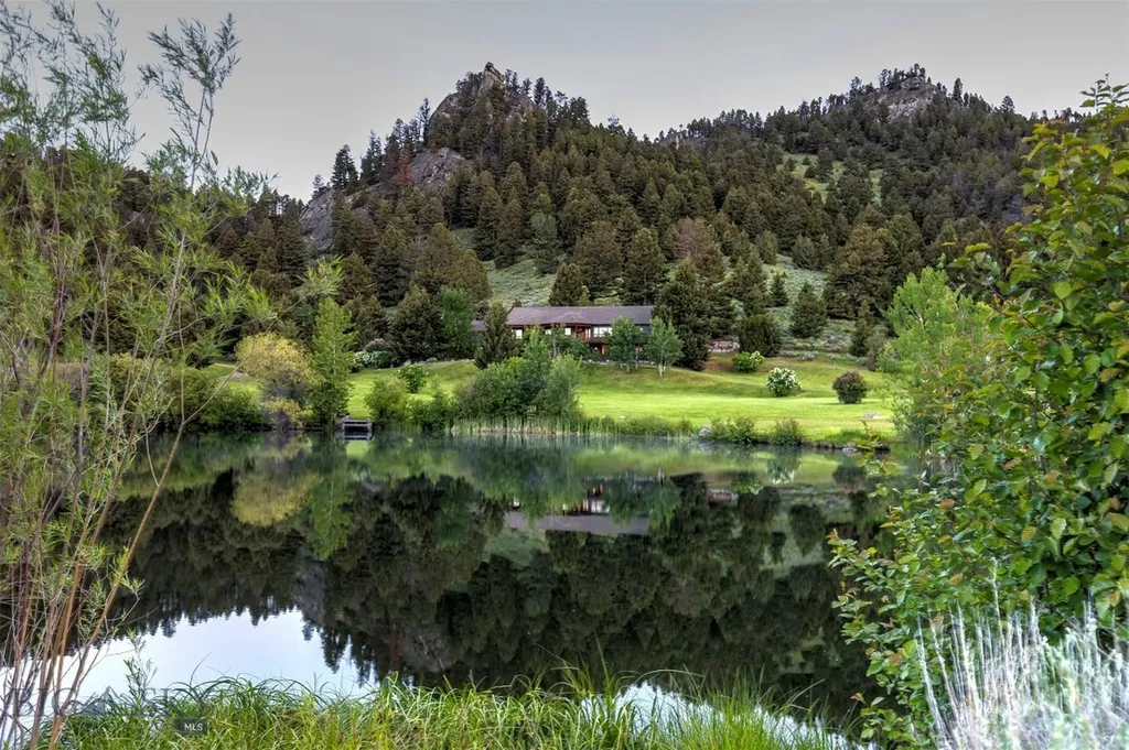 952 N Meadow Creek Road Mcallister MT 59740