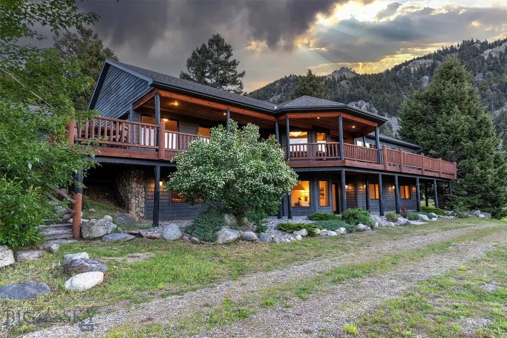 952 N Meadow Creek Road Mcallister MT 59740