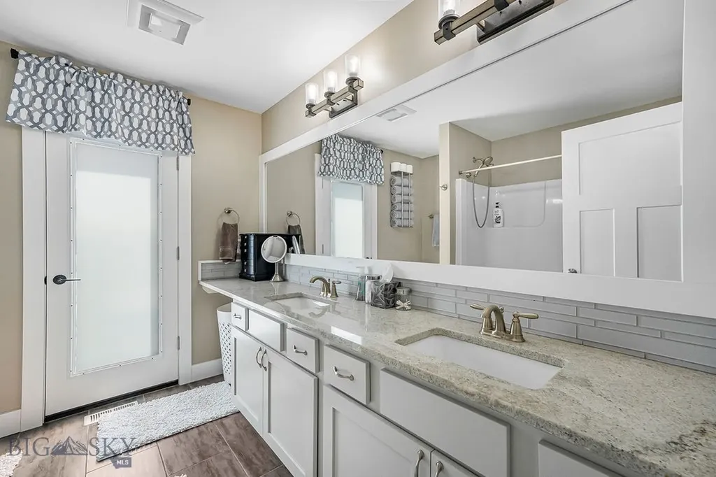 138 E Shade Tree Lane Manhattan MT 59741