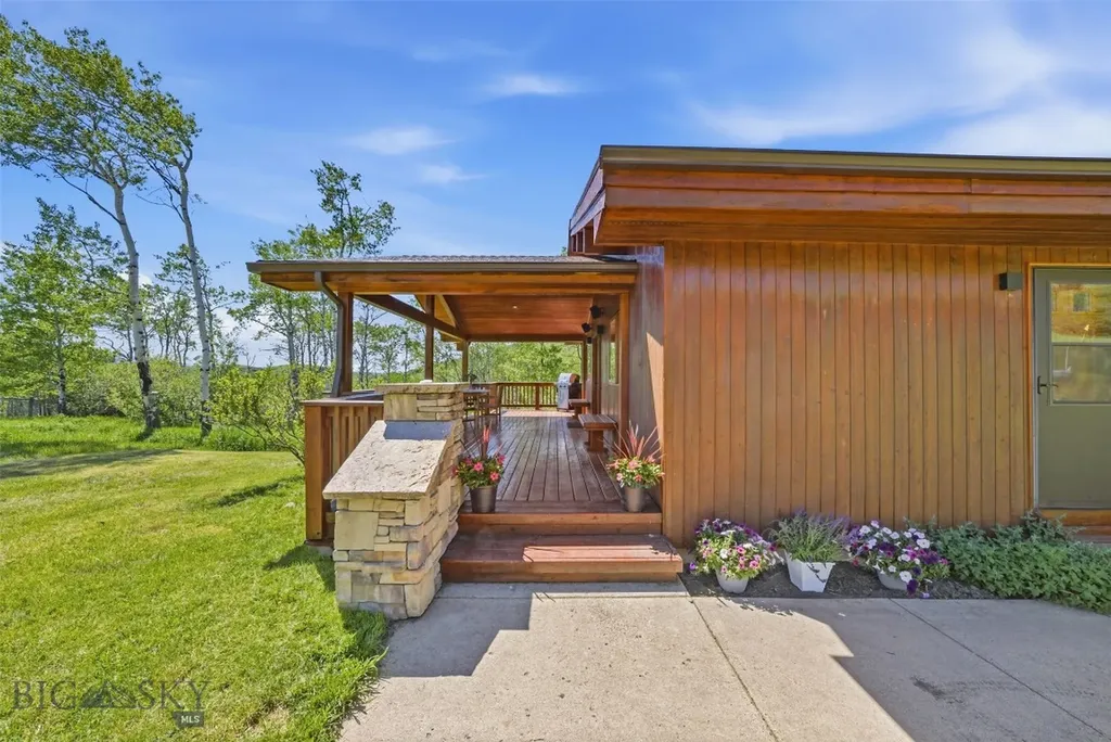761 Sunny Bear Road Bozeman MT 59715