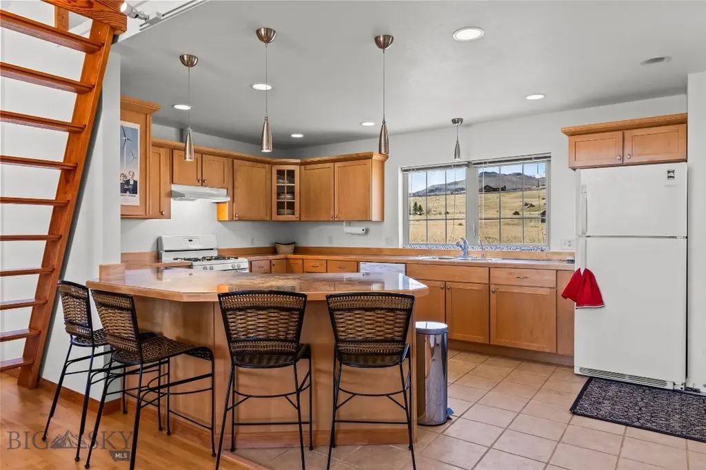 6 Rock View Lane Emigrant MT 59027